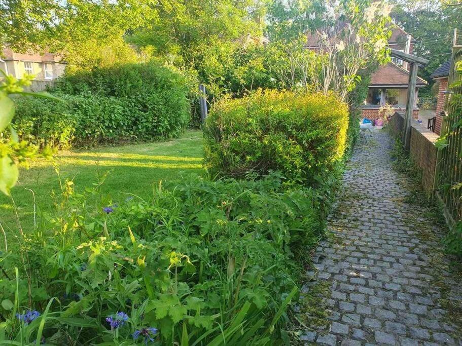 Nature Charm & Fruit Delights, Multi-generation Celebratory -try, Relax, Repeat - Sellindge *