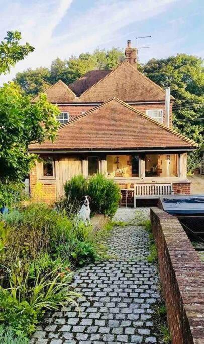 Nature Charm & Fruit Delights, Multi-generation Celebratory -try, Relax, Repeat - Sellindge Holiday home
